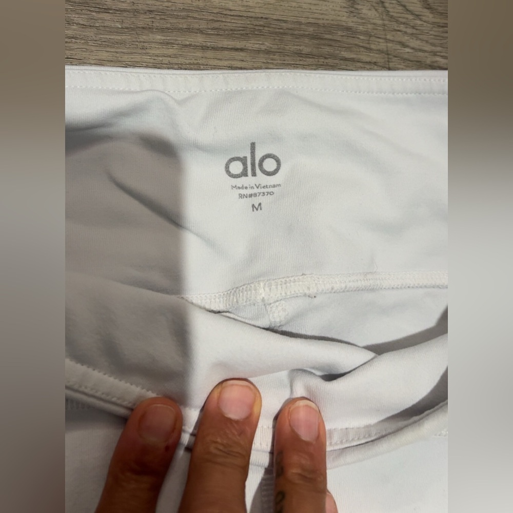 ALO Yoga medium Leggings - Picture 5 of 5